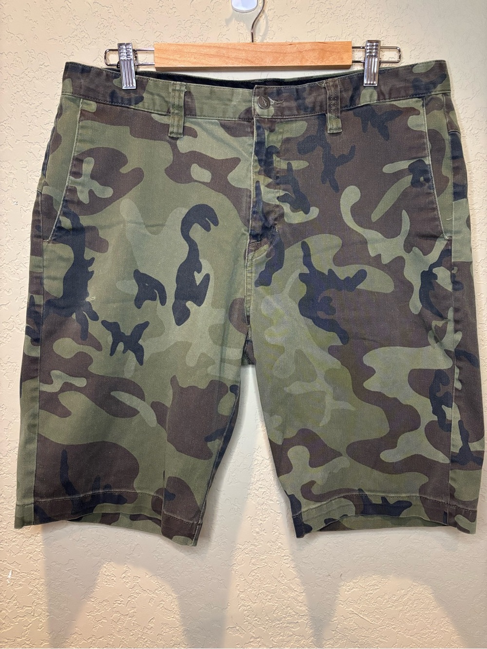 Volcom Men's Camo Cargo Shorts in Green and Black